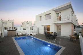 SunnyVillas: 3BR Modern Villa☆Private Pool - Villa Vanilla